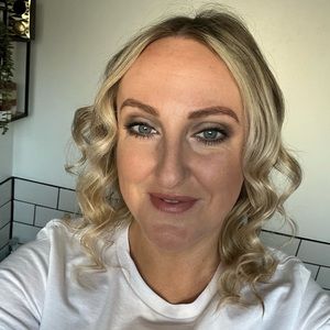 Meet your Posher, Leanne